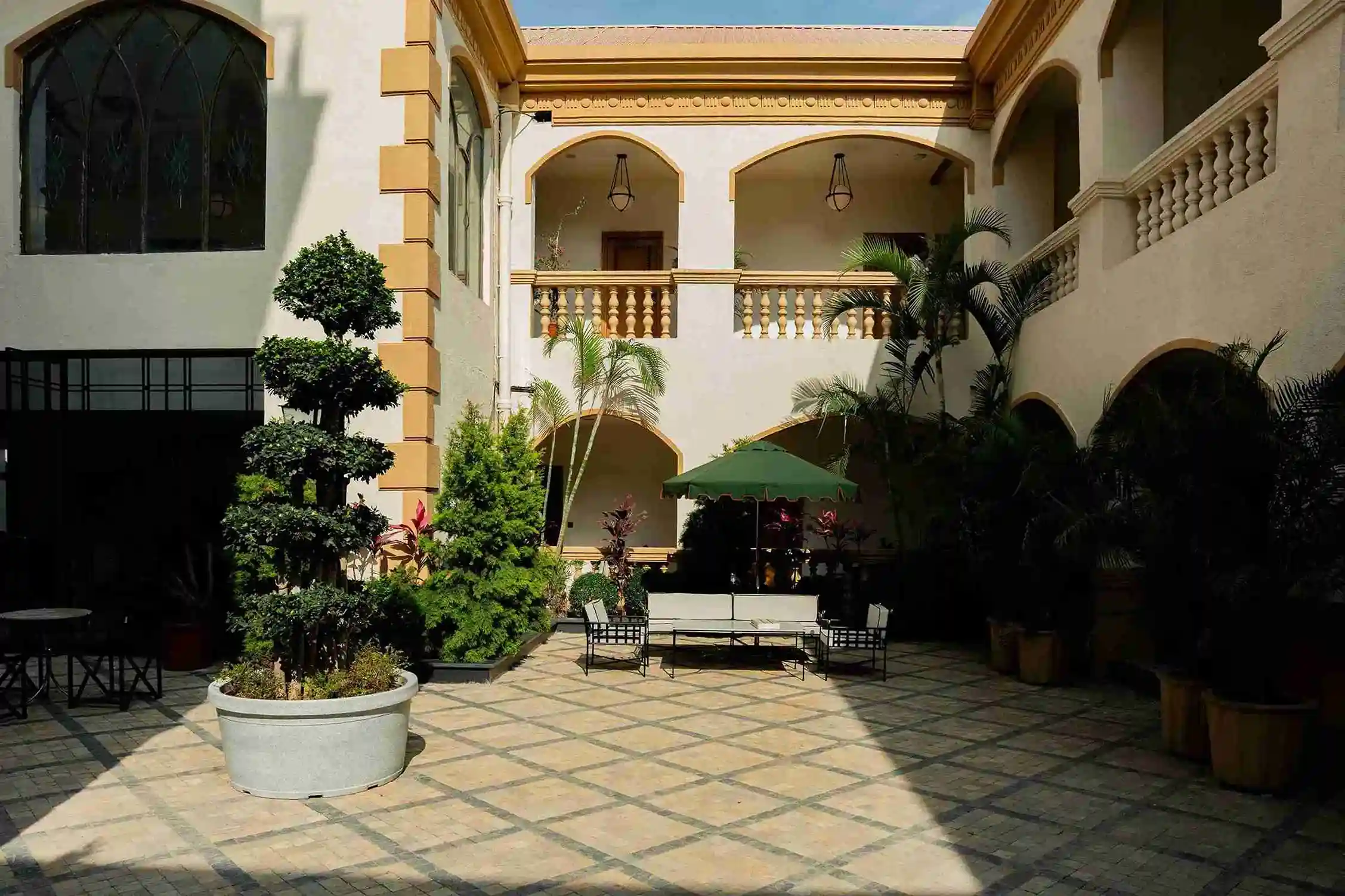 hotel irada