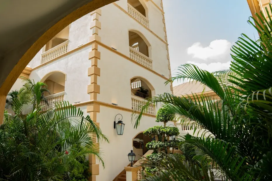 Direct Hotel Booking vs Online Platforms: Which Is Better for Guests?